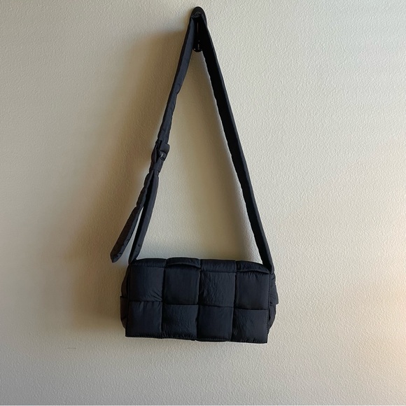 Handbags - Black Woven puffer crossbody cassette bag
